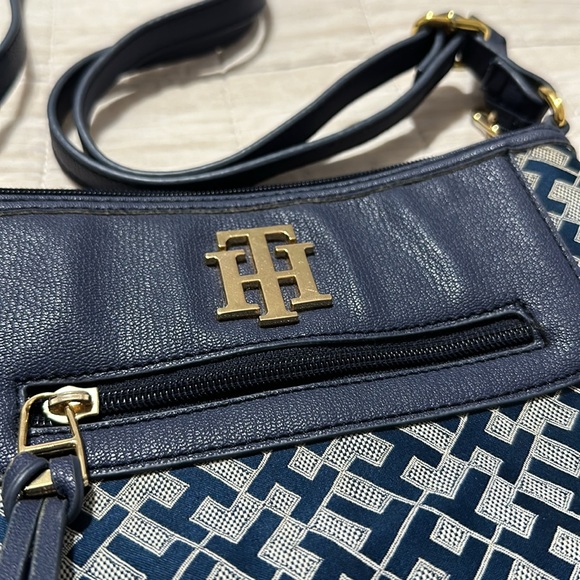 Tommy Hilfiger Navy Blue Logo Shoulder Bag - Picture 2 of 5